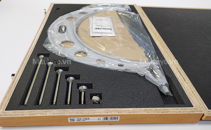 Panme Mitutoyo 104-136A