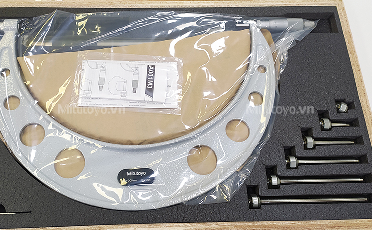 Panme Mitutoyo 104-136A