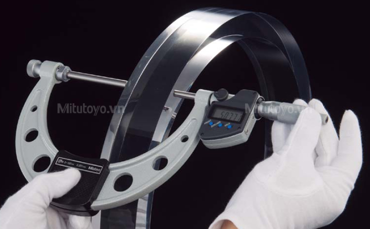 Panme Mitutoyo 104-136A