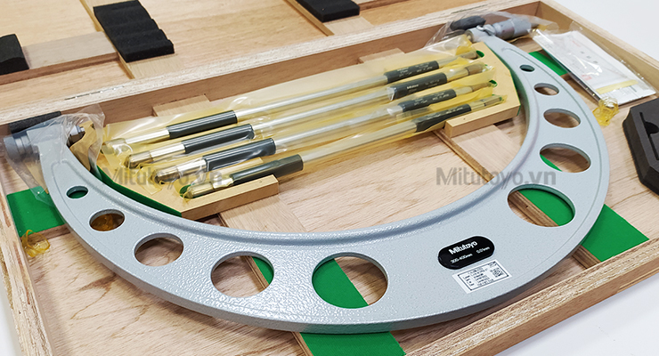 Panme đo ngoài 104-142A