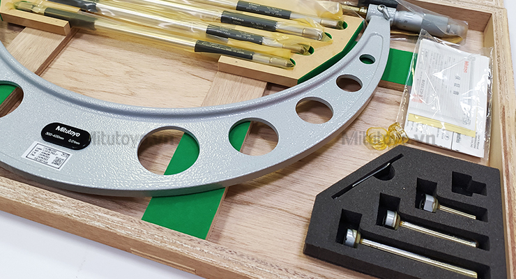 Panme đo ngoài 104-142A